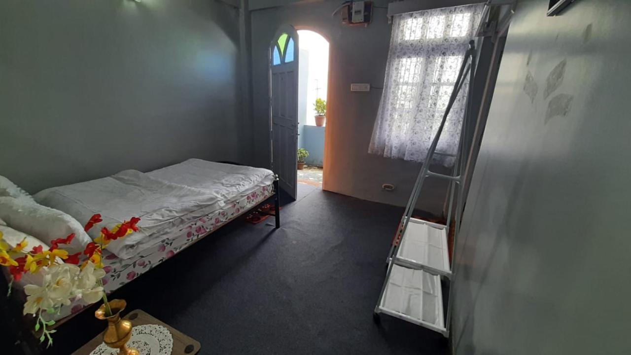 The Village Den , B&B Darjeeling Дарджилинг Экстерьер фото